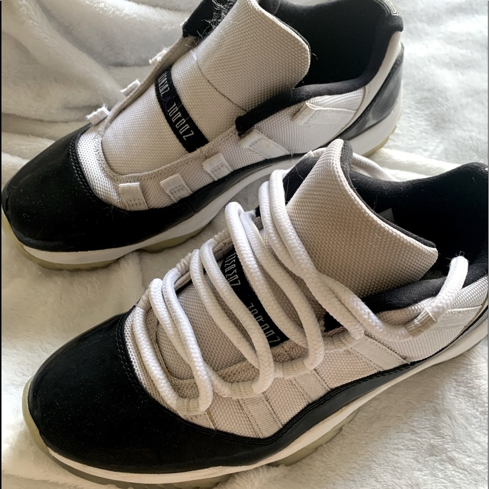 Air Jordan 11 Retro Low